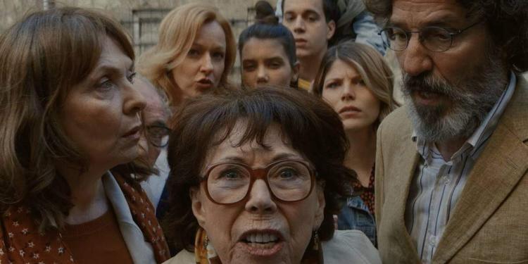 KOMEDIJA NA TRI SPRATA