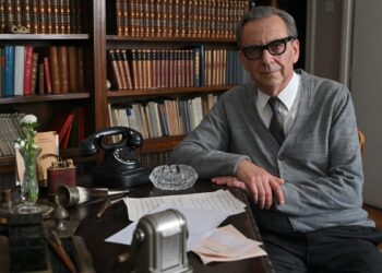 Nobelovac pala prva klapa serije